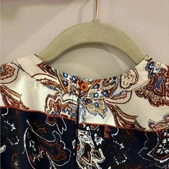 Eloide Floral Top - Picture 2 of 4